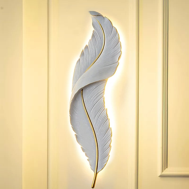 Lámpara de pared con plumas LED