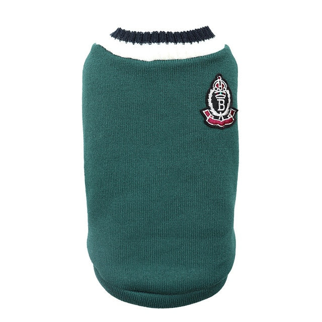 Warme Hundekleidung im College-Stil