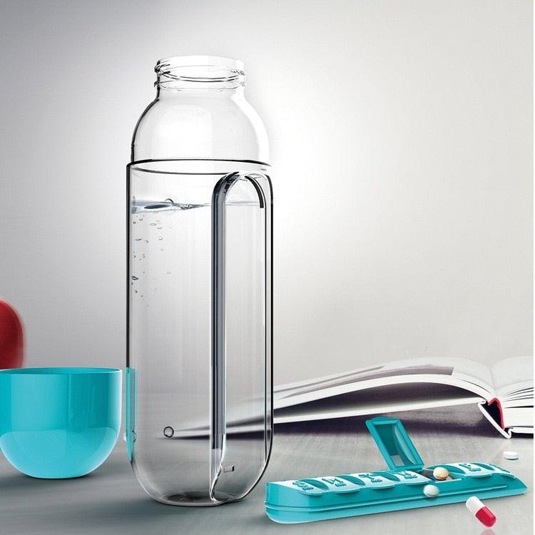 Botella de agua con organizador de vitaminas