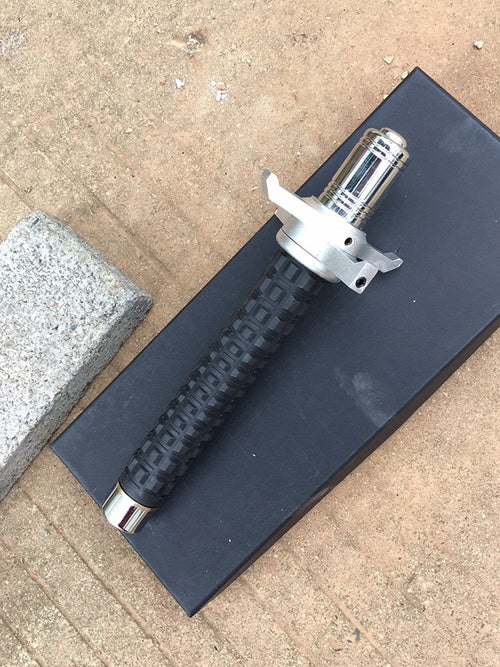 Einziehbarer Wanderstock zur Selbstverteidigung