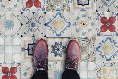 Künstlerische Abzieh- und Klebetapete