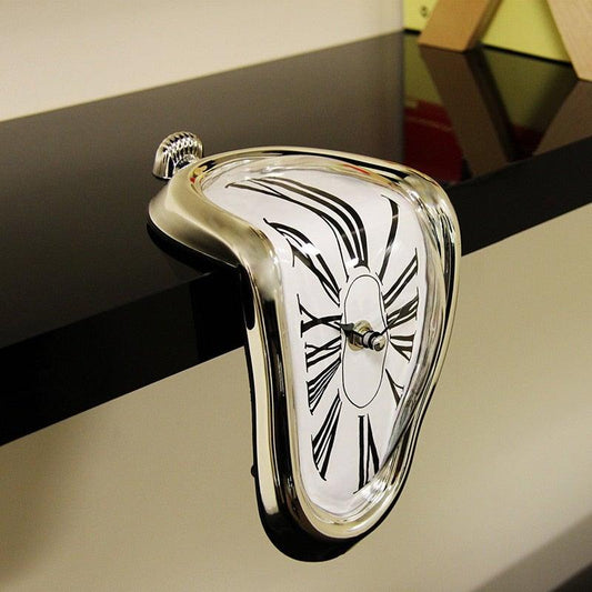 Schmelzende Uhr