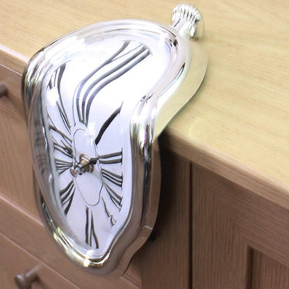 Schmelzende Uhr
