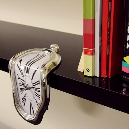 Schmelzende Uhr